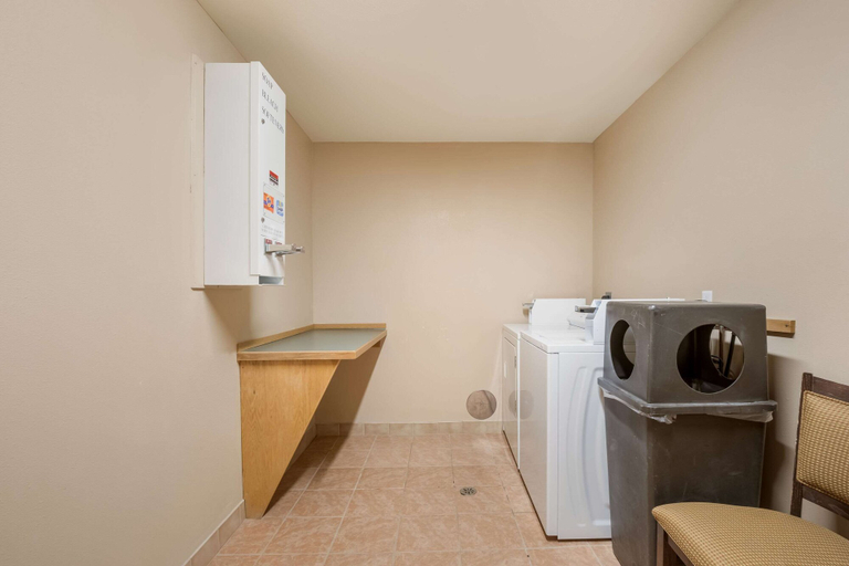 Bathroom 5, Quality Inn Edgerton - Lake Koshkonong, Rock