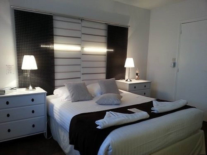 Bedroom 4, Hotel L'Idéal Le Mountbatten, Calvados