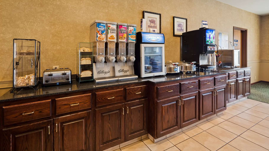 Food & Drinks 5, Best Western Penn-Ohio Inn & Suites, Trumbull