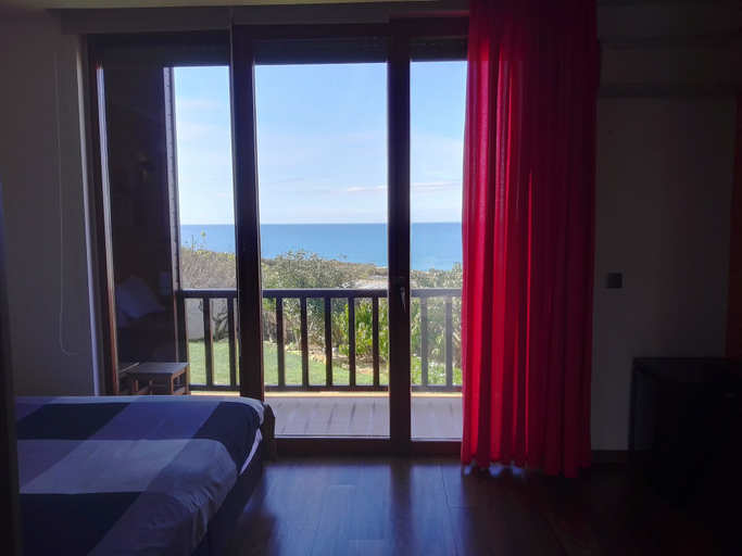 Bedroom 2, Coxos Beach Lodge, Mafra