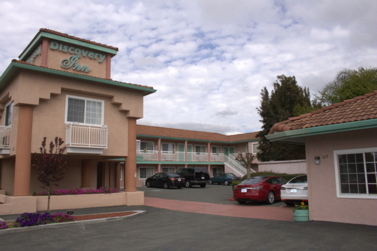 Exterior & Views 2, Discovery Inn, Alameda