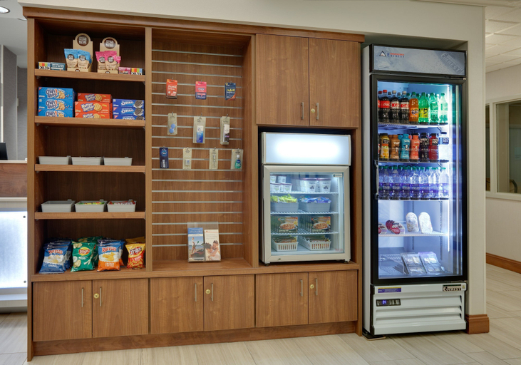 Food & Drinks 4, Holiday Inn Express Mitchell by IHG, Davison