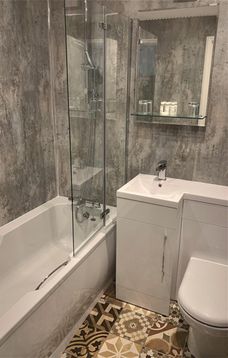 Bathroom 4, Hotel Wroxham, Norfolk