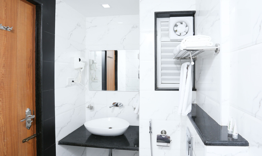 Bathroom 4, Treebo The Galaxy Bommasandra, Bangalore