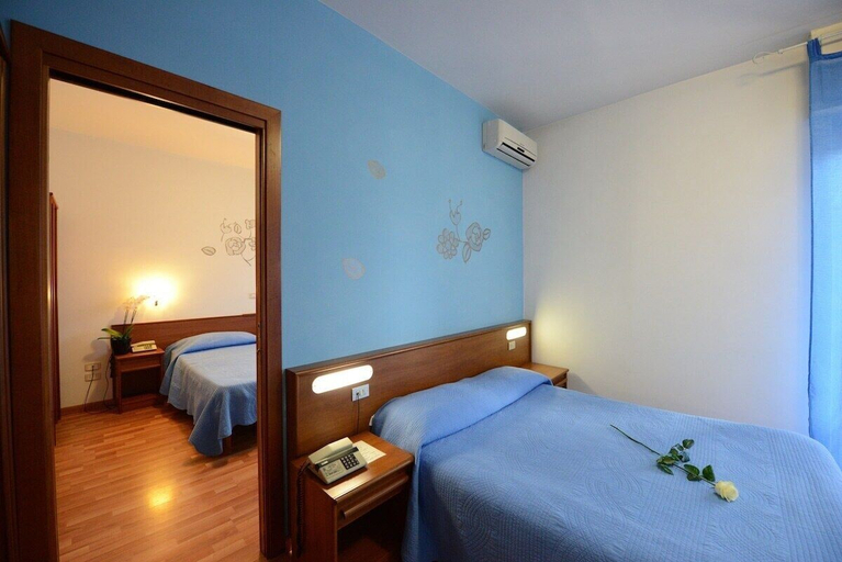 Bedroom 5, HOTEL ASTOR, Perugia