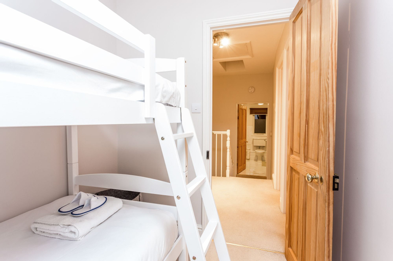 The Modern Classic - Contemporary & Elegant 3bdr Home, Cambridgeshire