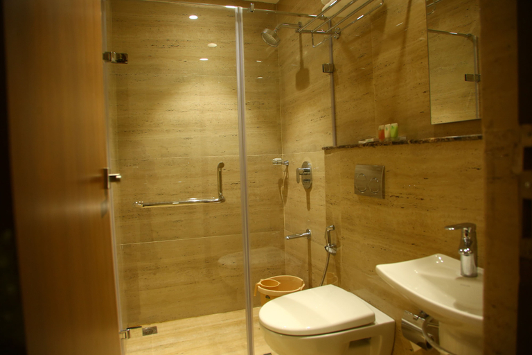 Bathroom 4, Hotel Mount Manor, Chennai
