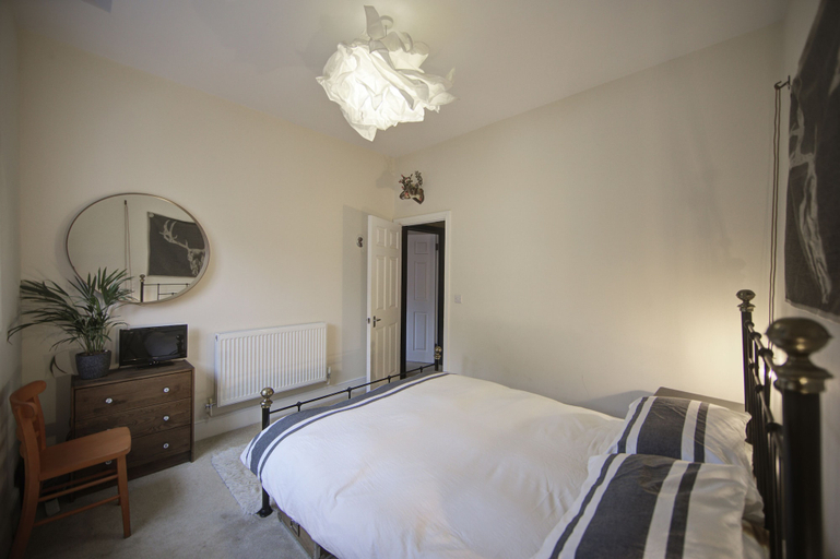 Bedroom 3, Old Town Grade II Listed 2 Bed, Kent