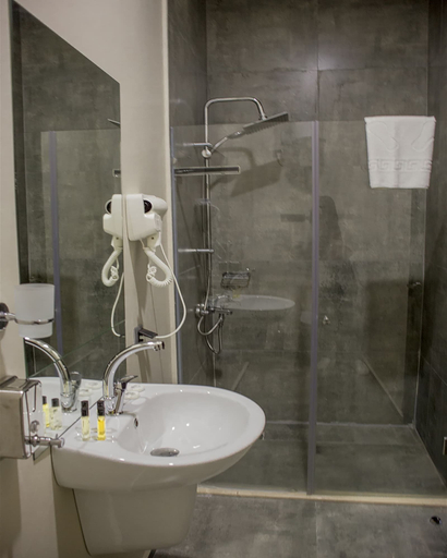 Bathroom 3, Legend Business Hotel Batumi, Batumi