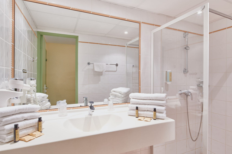 Bathroom 4, Club Vacances Bleues Domaine de Château Laval, Alpes-de-Haute-Provence