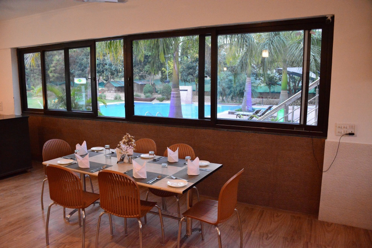 Food & Drinks 5, Clarissa Resort, Nainital