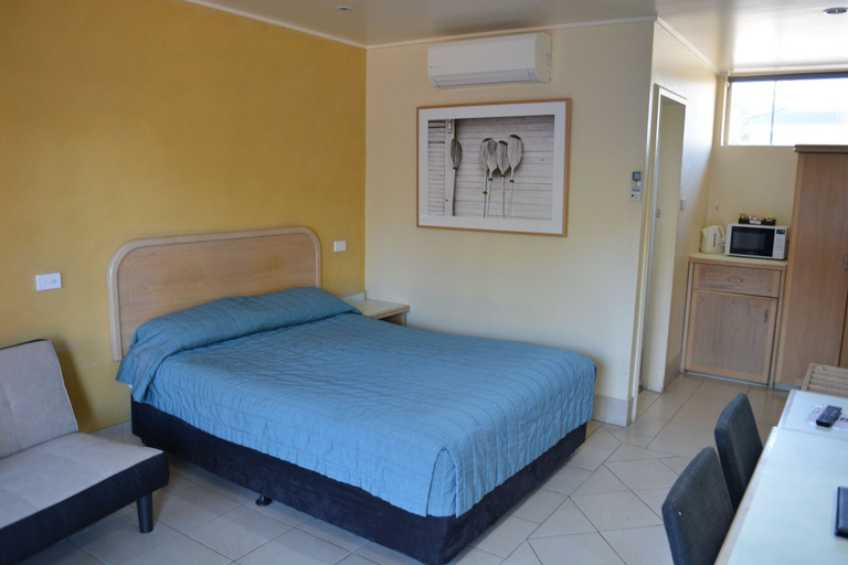Bedroom 5, Chelsea Motor Inn, Coffs Harbour - Pt A