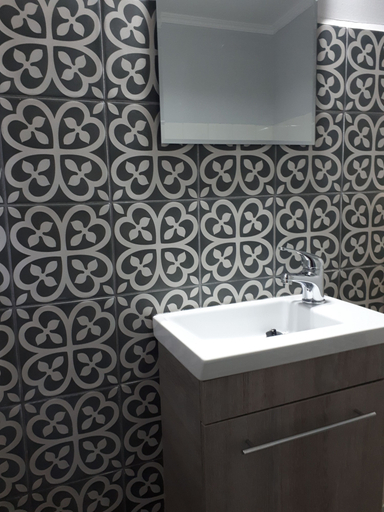 Bathroom 2, Mignon & Teak, Attica