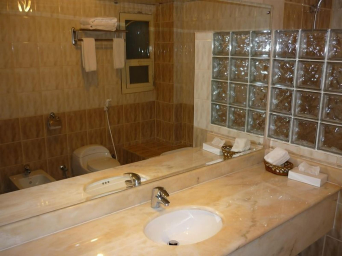 Bathroom 5, Bilqase Throne Hotel, Dammam