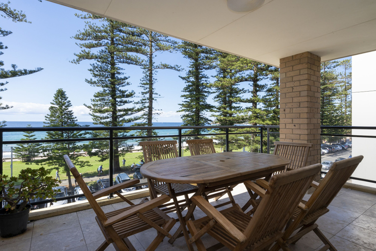 Others 5, Manly Beachfront Apartment, Sydney