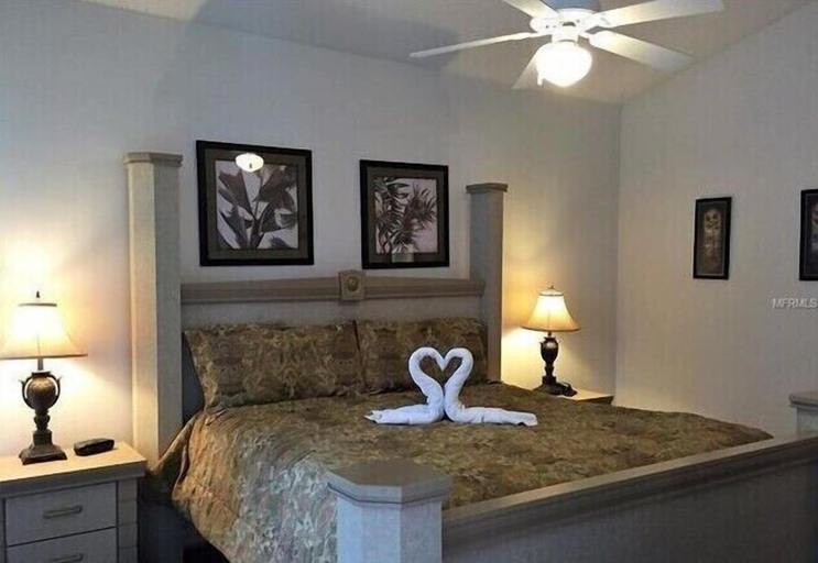Bedroom 3, Gb1616, Lake