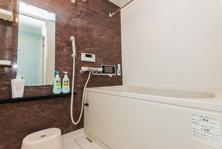 Bathroom 4, Namba Sunshine Apartment 73, Osaka