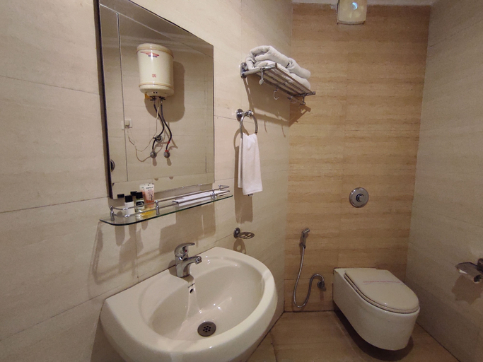 Bathroom 3, Aaroham By Aamod Dharamshala, Kangra