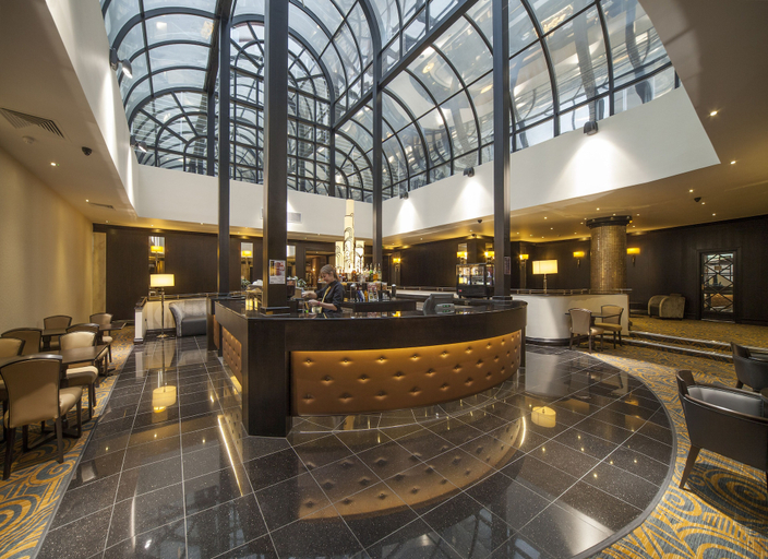 Food & Drinks 5, President Hotel, London