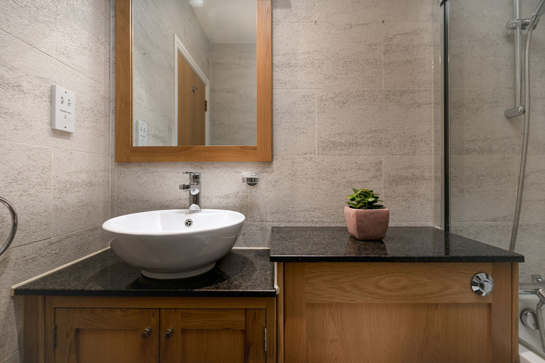 Bathroom 3, 3 Beds 2 Baths Penthouse, London