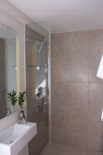 Bathroom 4, Bayflowers Guesthouse, City of Cape Town
