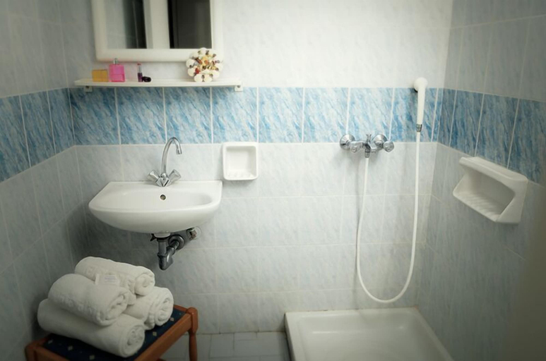 Bathroom, Marianna Hotel, South Aegean