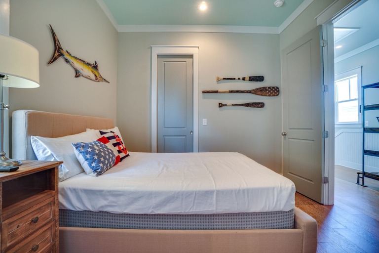 Bedroom 2, 30A Beach House - The Snazzy Crab By Panhandle Getaways, Walton