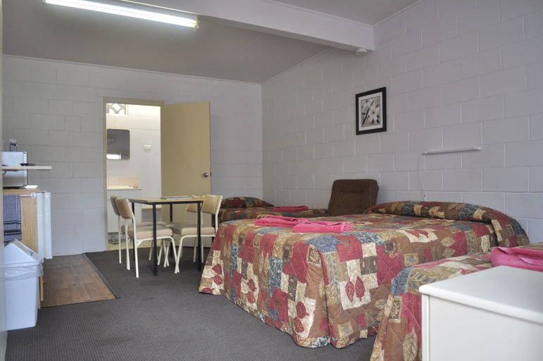 Bedroom 4, Wagon Wheel Motel, Warrumbungle Shire