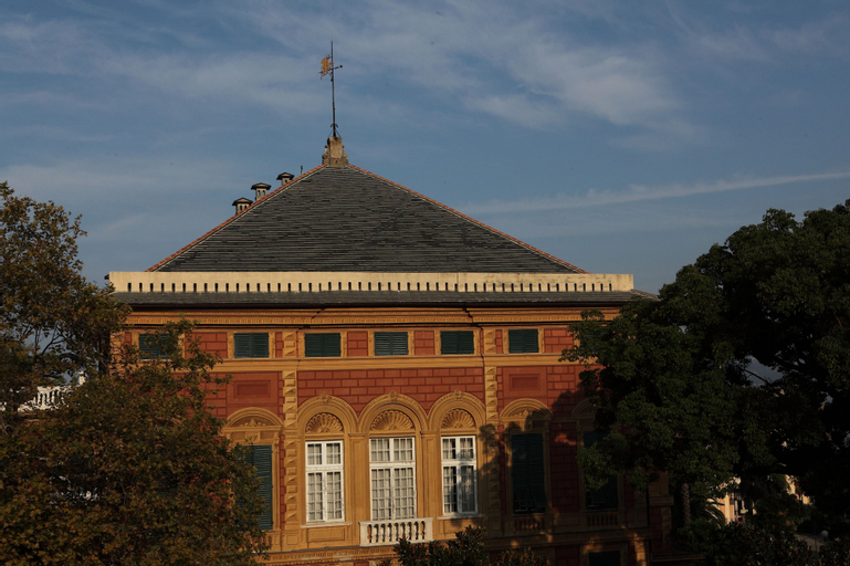 Exterior & Views 23