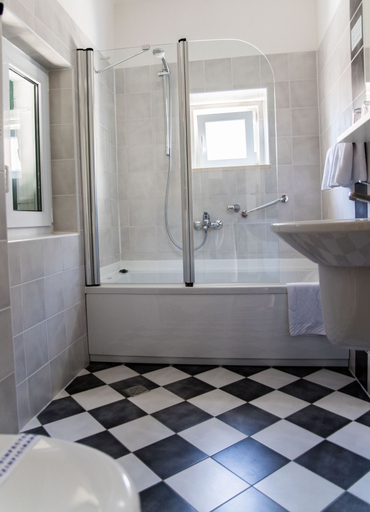 Bathroom 4, Slavija Culture Heritage Hotel, Split