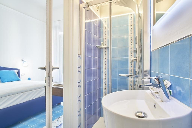Bathroom 4, Palazzo Gentilcore, Salerno