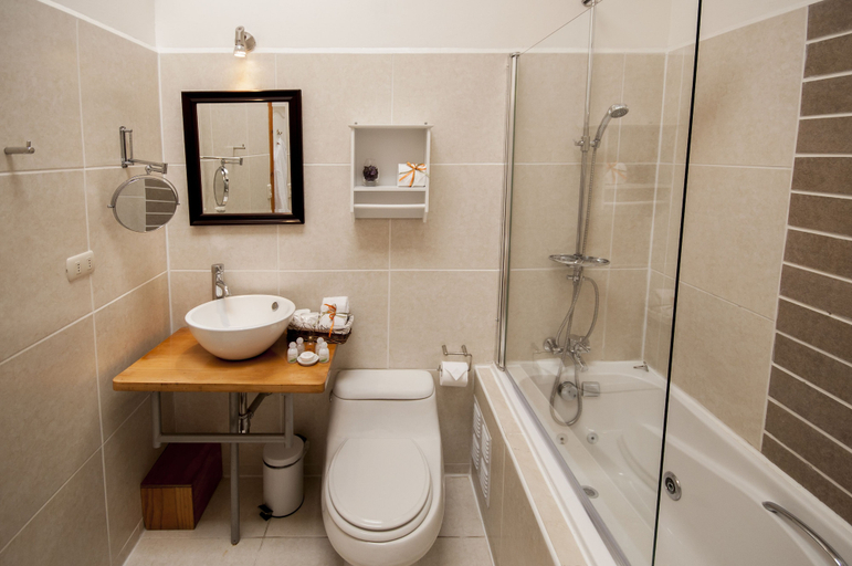 Bathroom 5, Hotel Boutique Acontraluz, Valparaíso