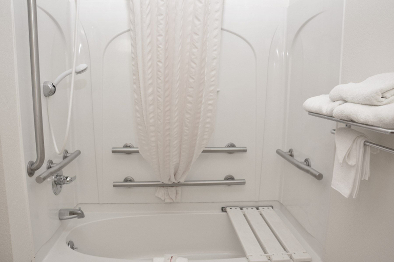 Bathroom 4, Super 8 by Wyndham Corydon, Harrison