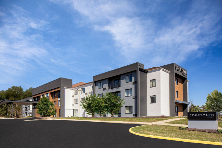 Exterior & Views 2, Courtyard by Marriott Detroit Brighton, Livingston