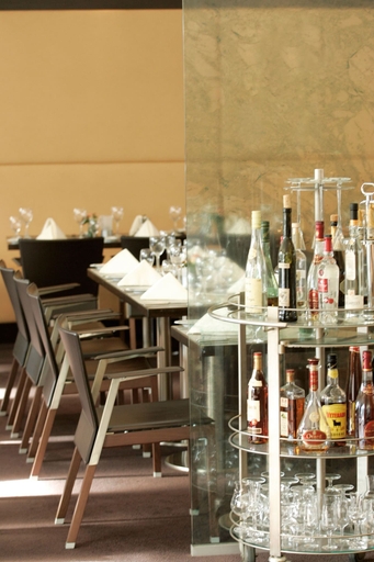 Food & Drinks 5, Lindner Hotel Dusseldorf Airport, part of JdV by Hyatt, Düsseldorf
