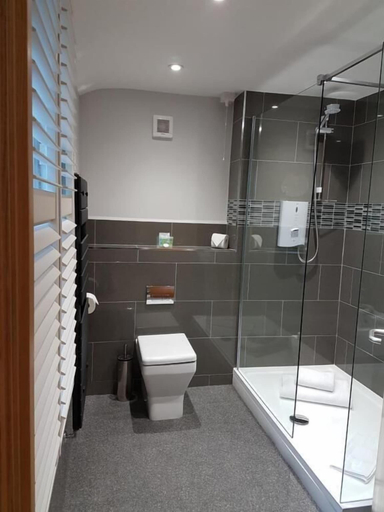 Bathroom 5, Croft Guest House, Cumbria
