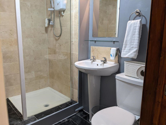 Bathroom 3, Sparkford Inn, Somerset