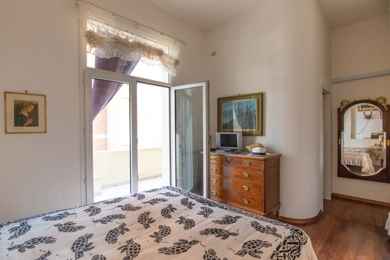Bedroom 3, Lido Beach Apartment, Lucca
