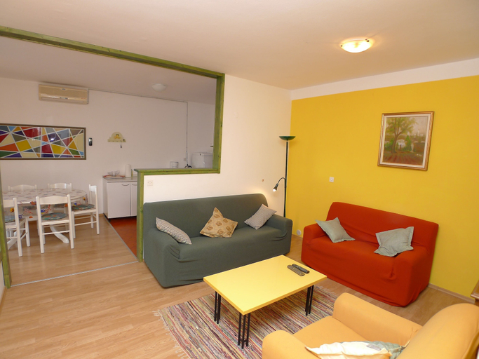 Others 4, Apartment for six Persons With 3 Bedrooms and Partial sea View, Premantura