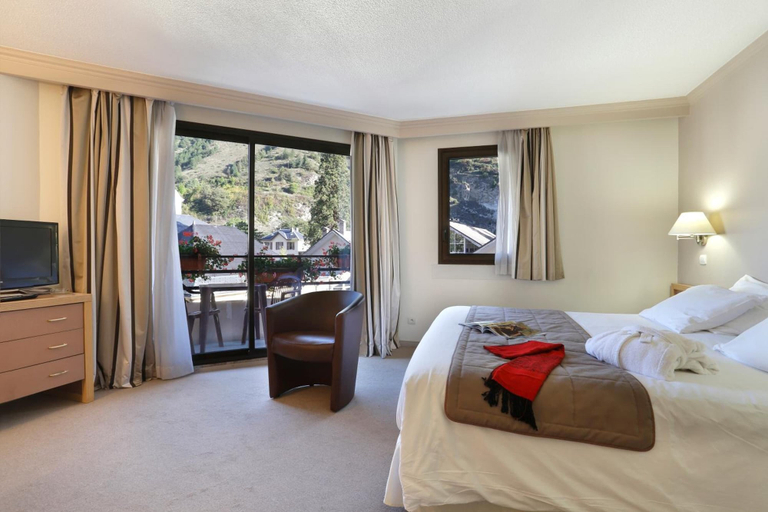 Bedroom 2, Hotel Amelie, Savoie