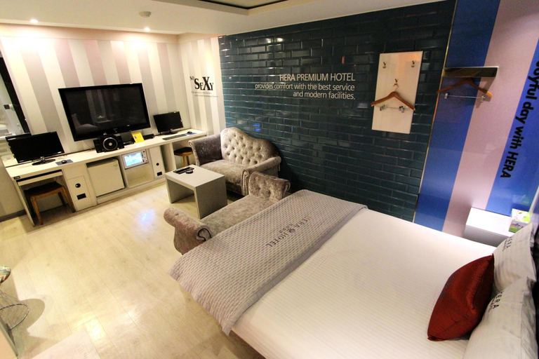 Bedroom 3, Hera Hotel, Buk