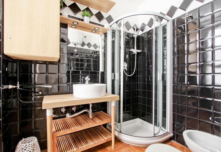 Bathroom 5, Maison Vantaggio, Roma