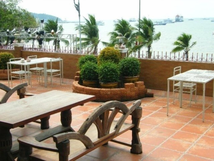 Others 5, The Red Balcony Inn, Pattaya