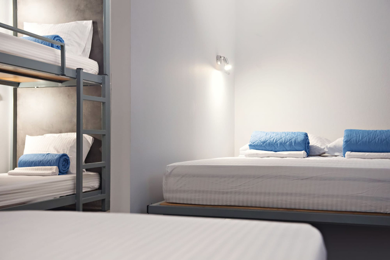 Bedroom 5, Bedbox Hostel, Attica
