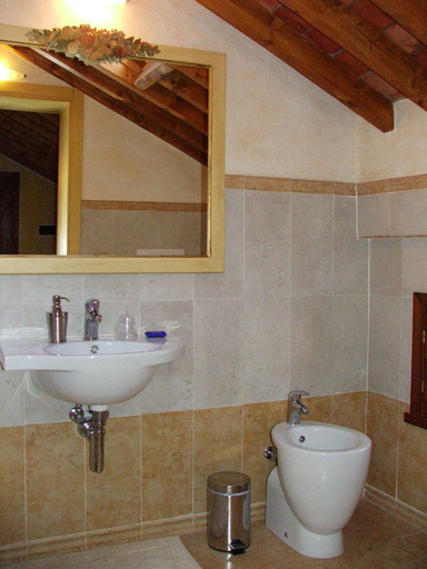Bathroom 5, Locanda Modigliani, Ferrara