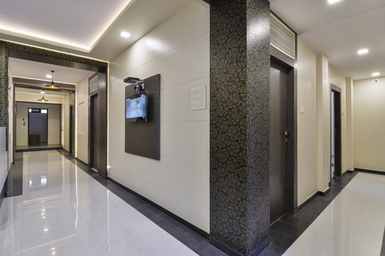 Others 4, Hotel Aroma, Mumbai City