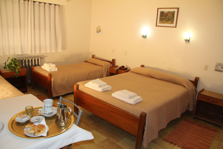 Bedroom 5, Hotel Touring Club, Rawson