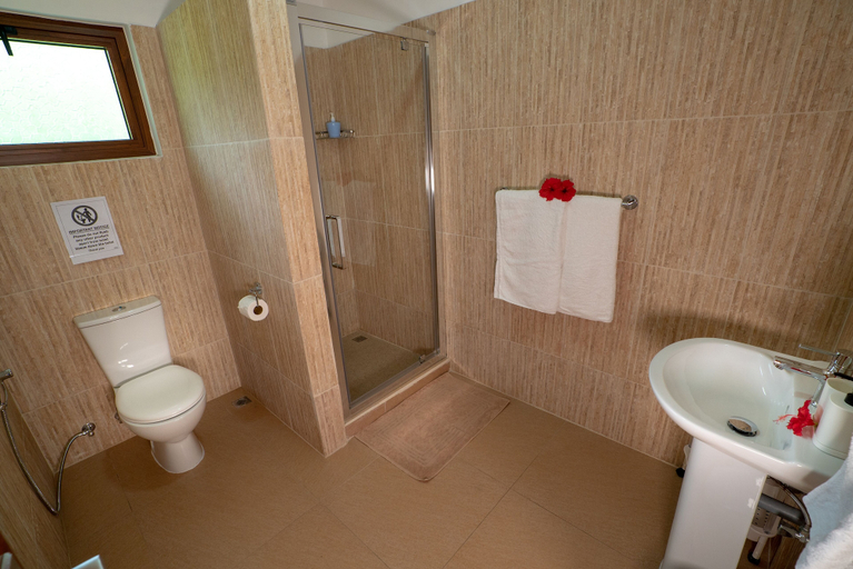 Bathroom 4, La Maison Hibiscus
