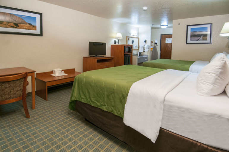 Bedroom 4, Quality Inn Alpine, Brewster