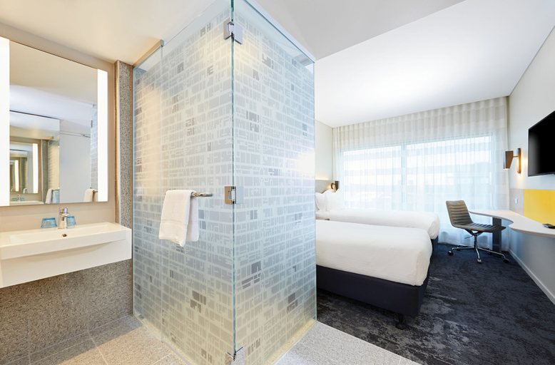 Bathroom 5, Holiday Inn Express ADELAIDE CITY CENTRE by IHG, Adelaide